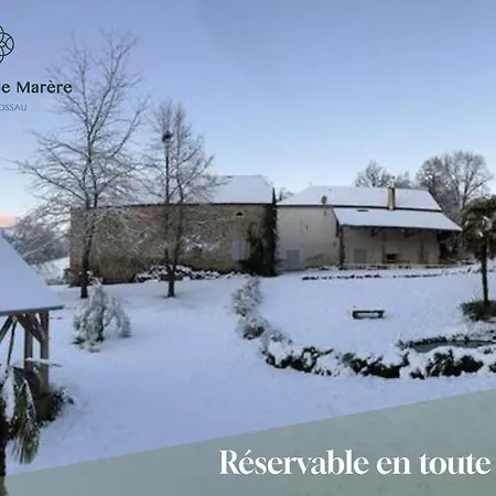 Holiday home Maison D'exception, 14 Personnes, Piscine, Vue Pyrenees Sevignacq-Meyracq
