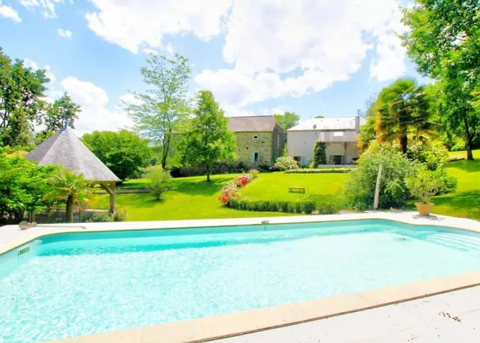 Maison D'exception, 14 Personnes, Piscine, Vue Pyrenees Sevignacq-Meyracq