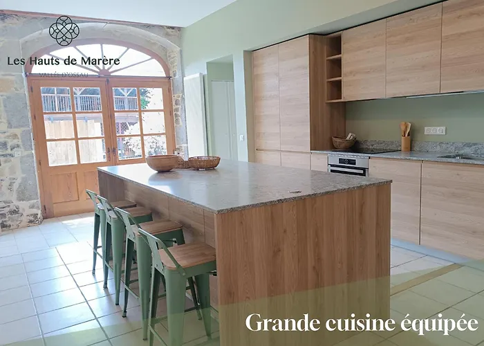 Maison D'exception, 14 Personnes, Piscine, Vue Pyrenees * Sevignacq-Meyracq